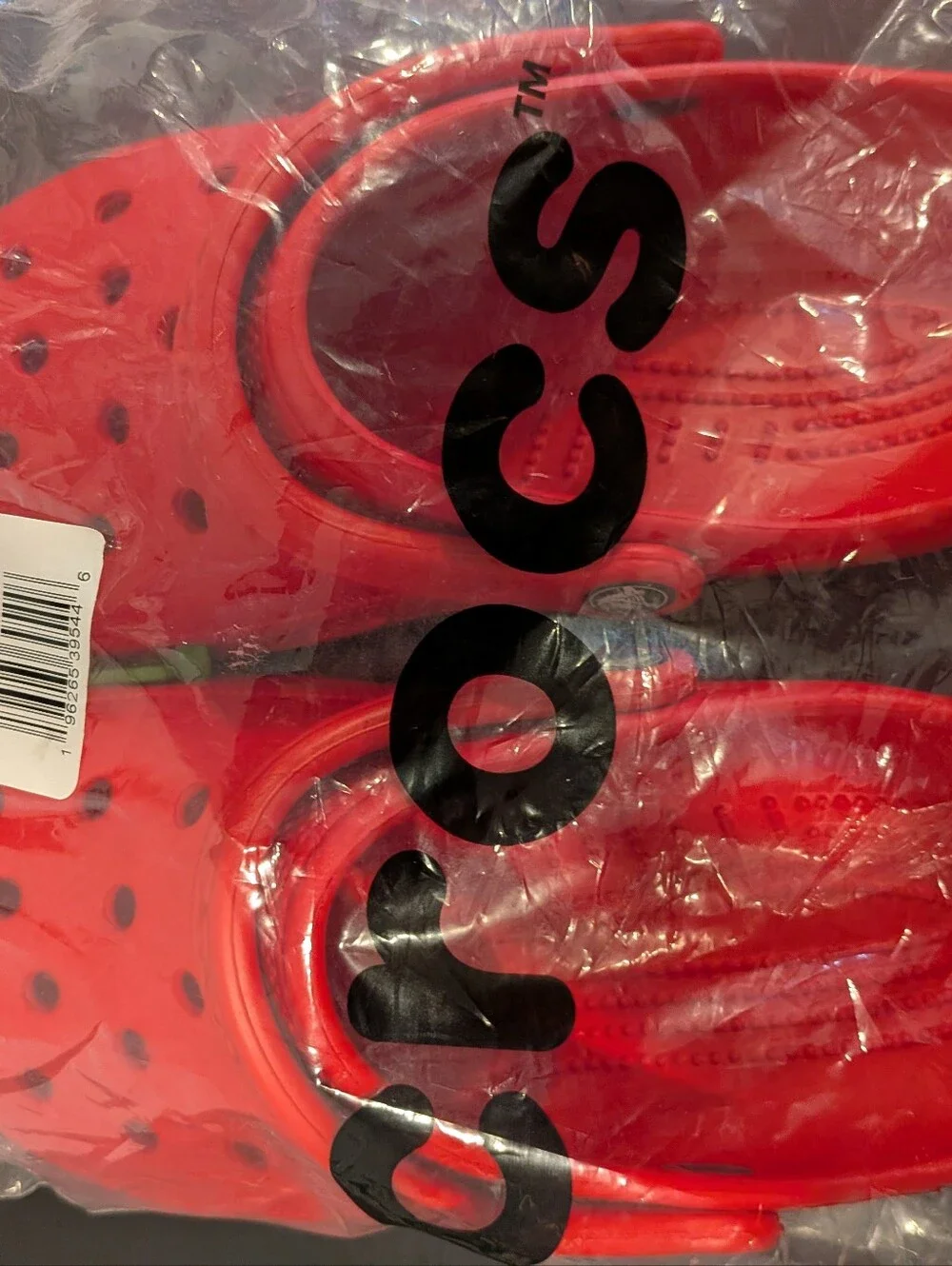 CROCS Classic Clog in Red